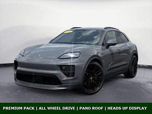2025 Porsche Macan Base