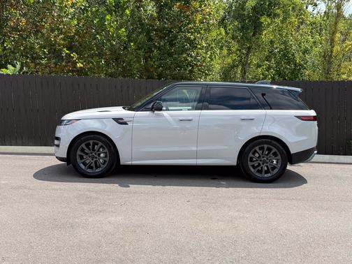 Borasco Gray Metallic 2026 Land Rover Range Rover Sport S