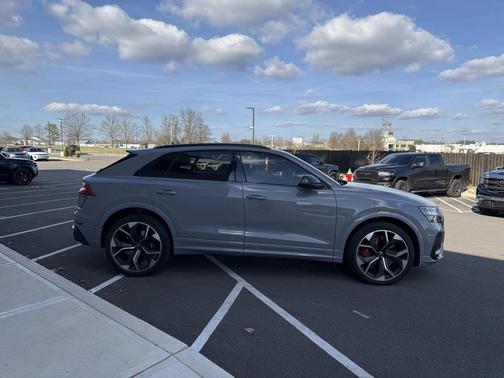 2024 Audi RS Q8 4.0T