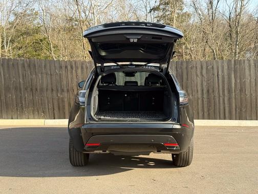Santorini Black Metallic 2026 Land Rover Range Rover Velar Dynamic SE