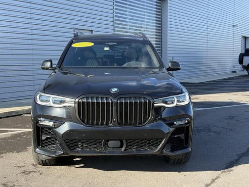 2022 BMW X7 M50i
