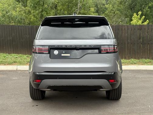 2025 Land Rover Discovery P360 Dynamic SE
