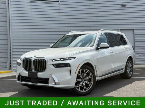 Alpine White 2024 BMW X7 xDrive40i