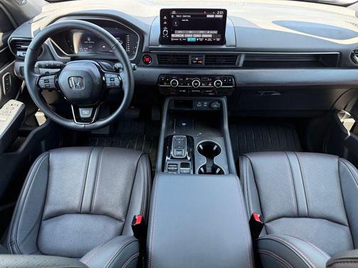 Sonic Gray Pearl 2025 Honda Pilot Black Edition