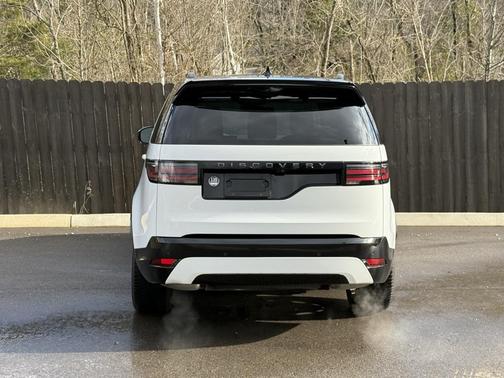 2025 Land Rover Discovery P300 Dynamic SE