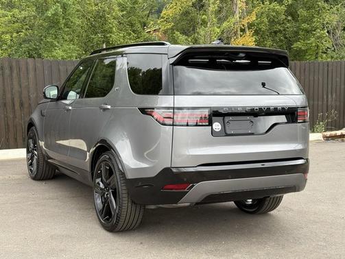 2025 Land Rover Discovery P300 Dynamic SE