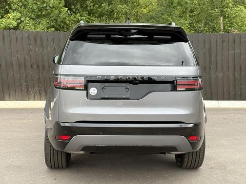 2025 Land Rover Discovery P300 Dynamic SE