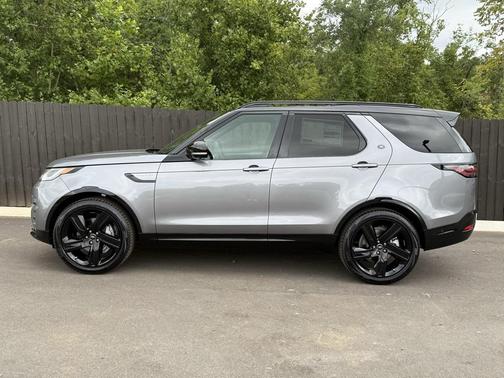 2025 Land Rover Discovery P300 Dynamic SE