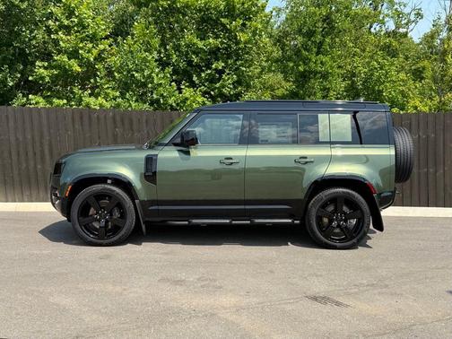 Green 2026 Land Rover Defender P400 X-Dynamic SE