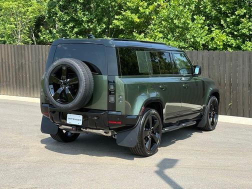 Green 2026 Land Rover Defender P400 X-Dynamic SE