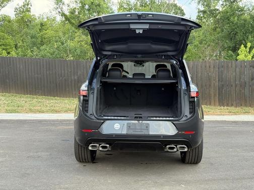 2025 Land Rover Range Rover Sport SE