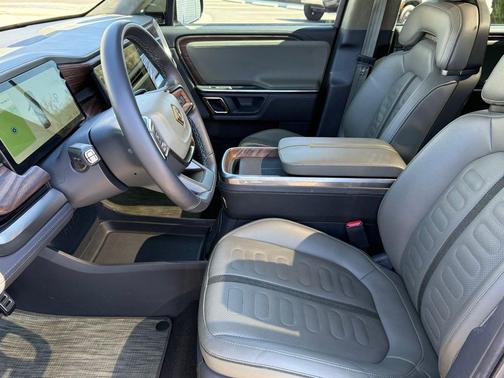 2022 Rivian R1S Launch Edition