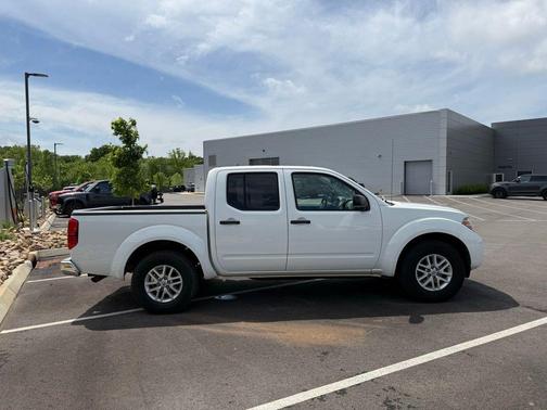 Glacier White 2016 Nissan Frontier SV