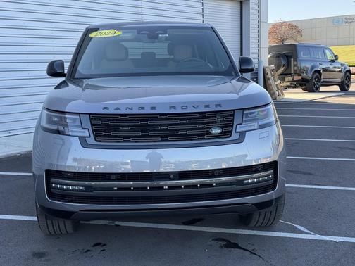 2024 Land Rover Range Rover P530 SE