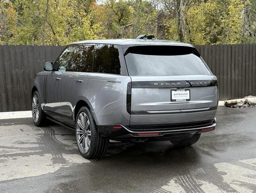 2024 Land Rover Range Rover P530 SE