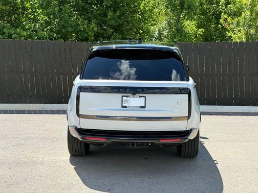 Ethereal Frost Silver Met 2025 Land Rover Range Rover P615 SV