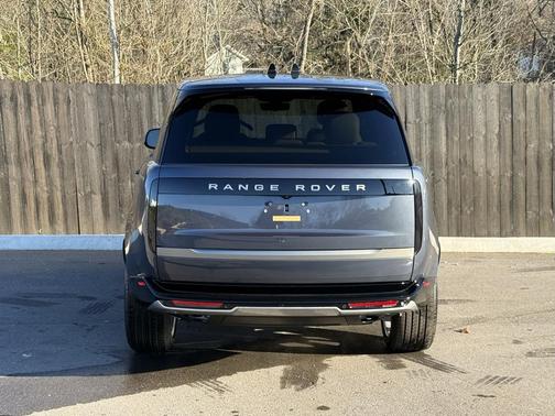 2025 Land Rover Range Rover P400 SE