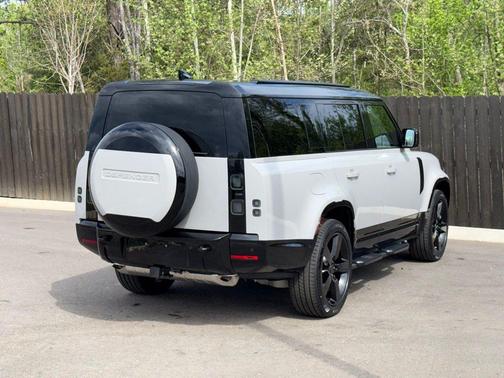 Borasco 2026 Land Rover Defender X-Dynamic SE