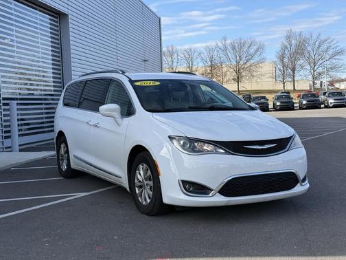 2018 Chrysler Pacifica Touring-L