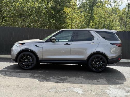 2025 Land Rover Discovery P300 S