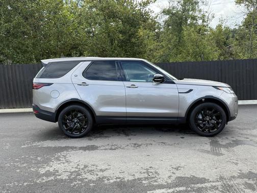 2025 Land Rover Discovery P300 S