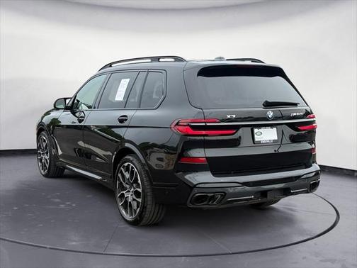 2025 BMW X7 M60i