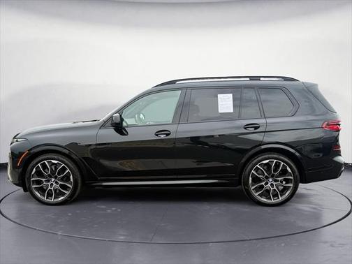 2025 BMW X7 M60i