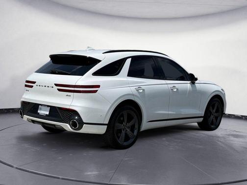 Uyuni White 2022 Genesis GV70 2.5T AWD