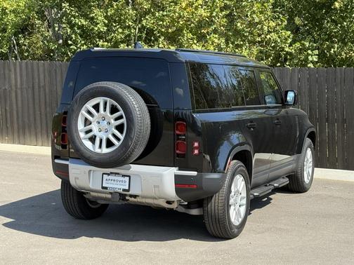 2025 Land Rover Defender 110 P400 S