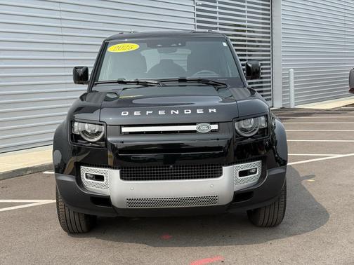 2025 Land Rover Defender 110 P400 S
