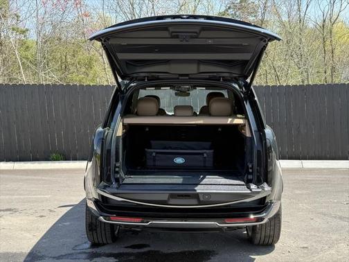 2025 Land Rover Range Rover P530 SE