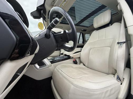 2022 Land Rover Range Rover P525 Westminster