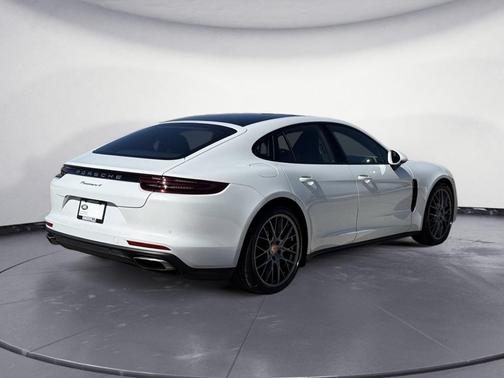 2019 Porsche Panamera 4