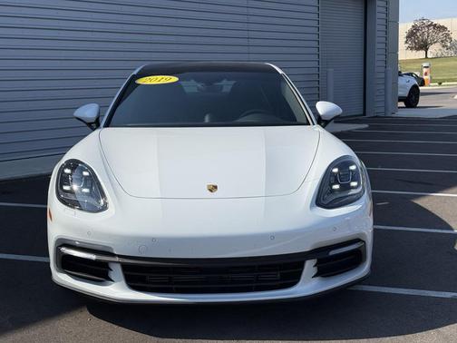2019 Porsche Panamera 4