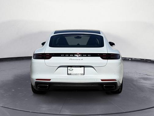 2019 Porsche Panamera 4