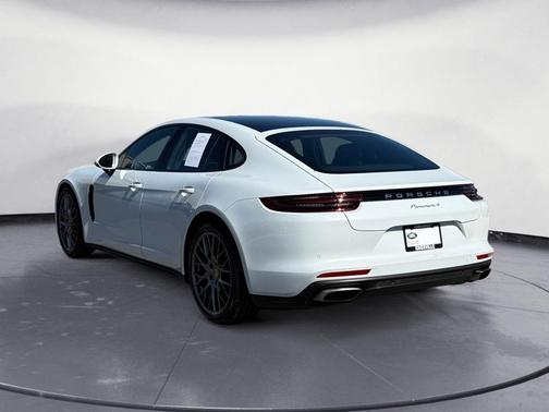 2019 Porsche Panamera 4