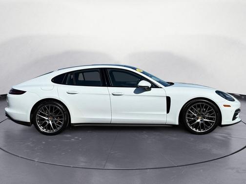 2019 Porsche Panamera 4