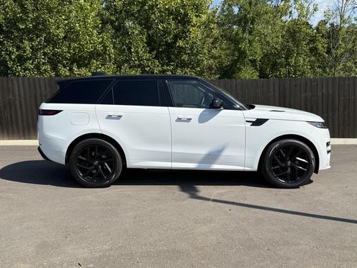2025 Land Rover Range Rover Sport SE