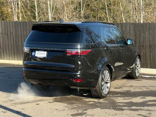 2025 Land Rover Discovery P360 Dynamic SE
