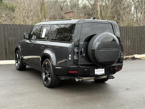 2025 Land Rover Defender V8
