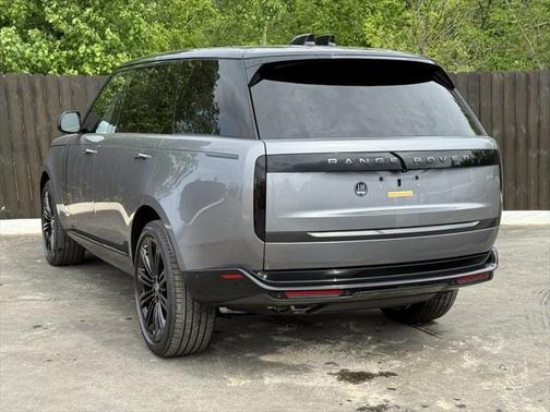 2025 Land Rover Range Rover P530 SE 7 Seat