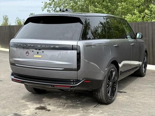 2025 Land Rover Range Rover P530 SE 7 Seat
