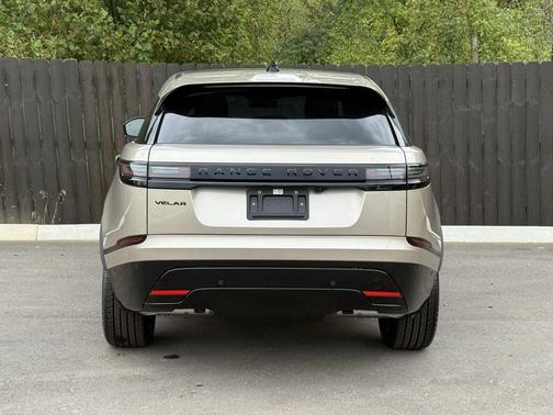2026 Land Rover Range Rover Velar P250 SE R-Dynamic