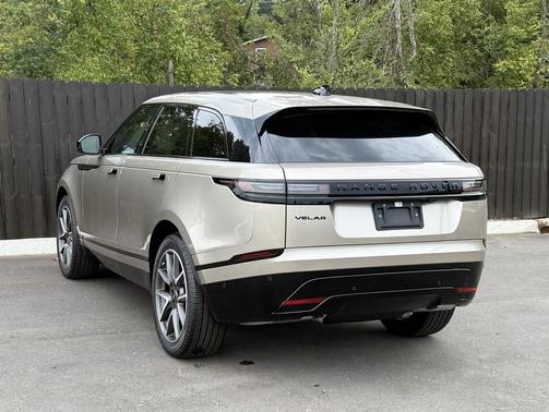 2026 Land Rover Range Rover Velar P250 SE R-Dynamic