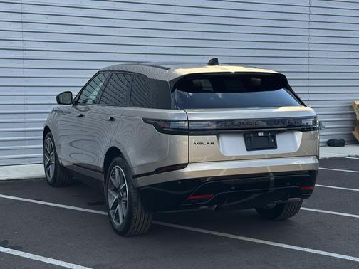 2026 Land Rover Range Rover Velar P250 SE R-Dynamic