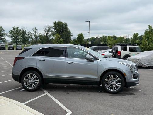 Argent Silver Metallic 2024 Cadillac XT5 Premium Luxury