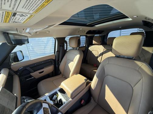 2025 Land Rover Defender 110 P400 S