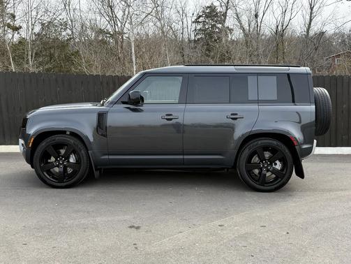 2025 Land Rover Defender 110 P400 S