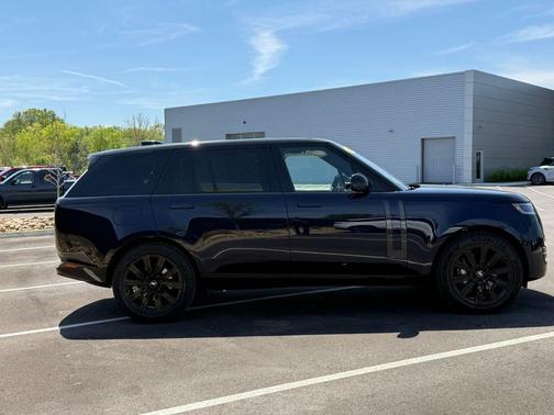 Portofino Blue Metallic 2023 Land Rover Range Rover P400 SE