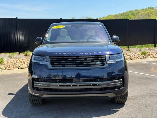 Portofino Blue Metallic 2023 Land Rover Range Rover P400 SE
